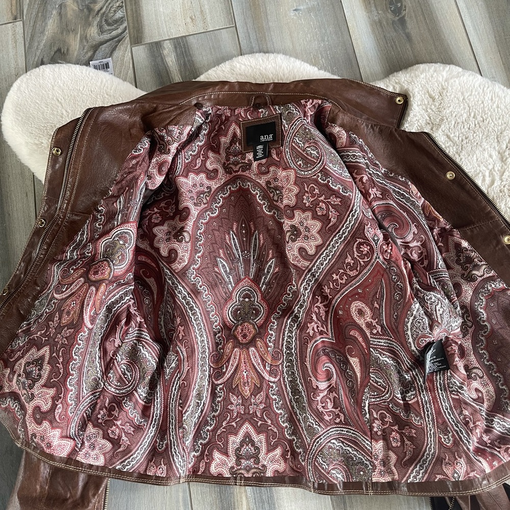 a.n.a A New Approach Brown Genuine Leather BomberJacket with zipper and button - Picture 6 of 11